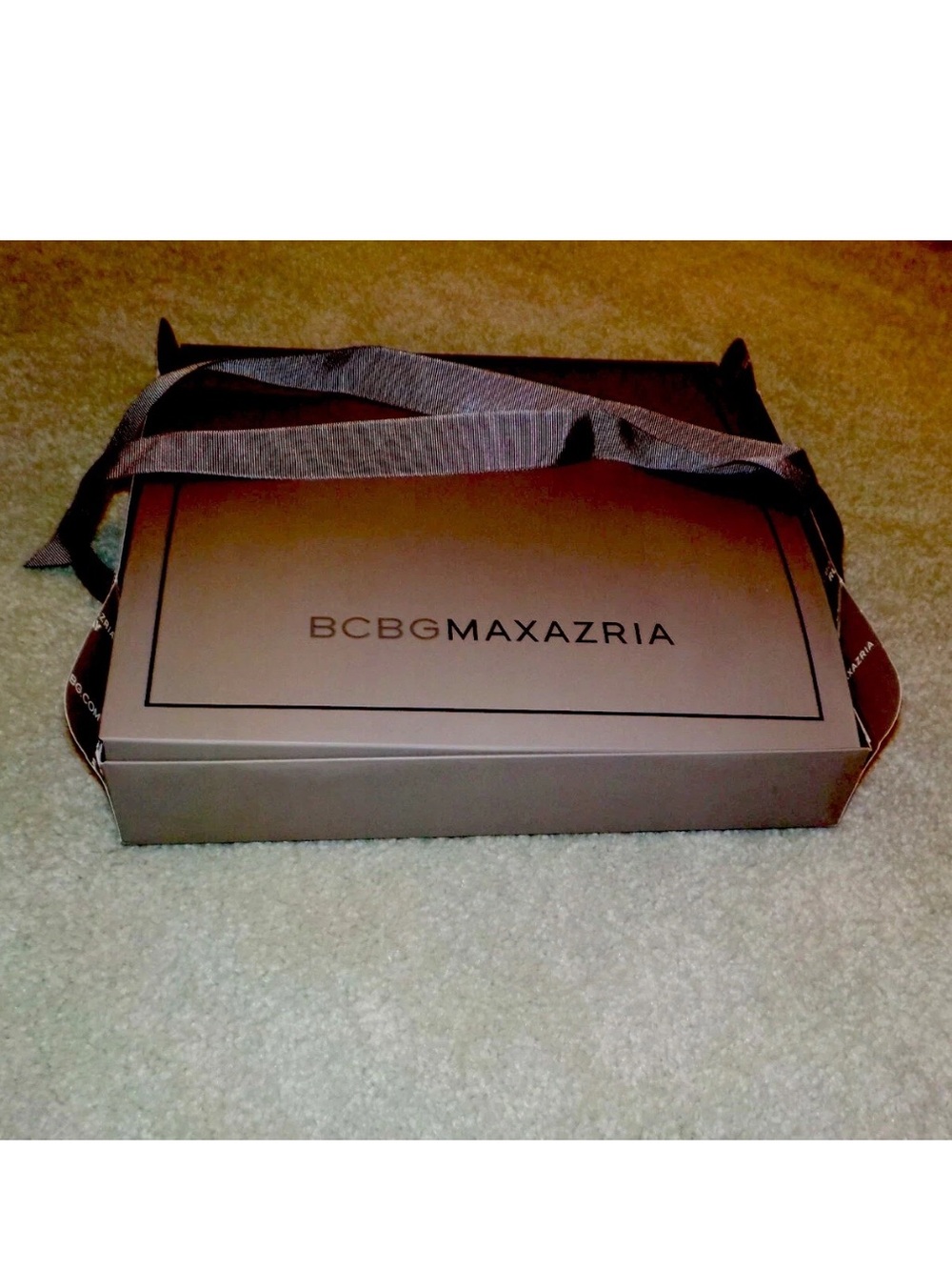 BCBG MAX AZRIA GIFT BOX W/ ATTACHED FLAT RIBBON TAUPE COLOR NEW 9.5"X9.5X1.75"